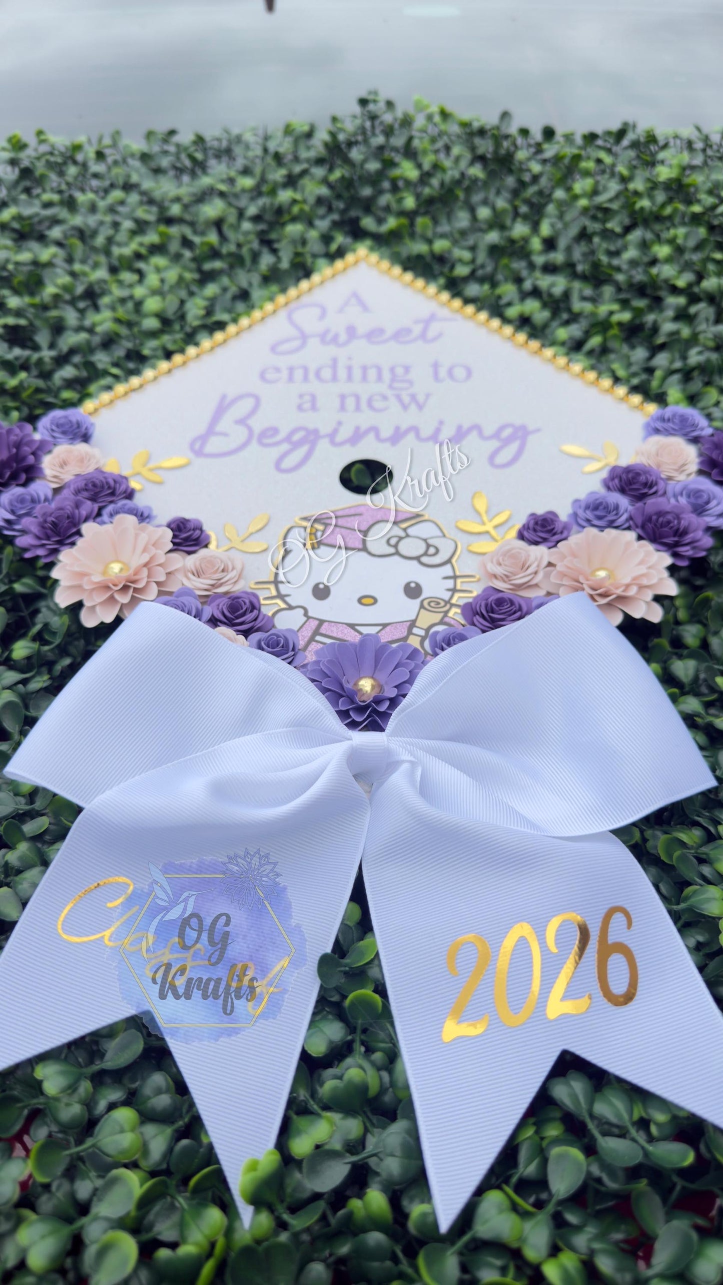 READY TO SHIP Hk Graduation Cap Topper Personalized Grad Cap Glitter Grad Cap Class of 2026 Girly Grad Cap Viral Senior Grad Cap with Bow