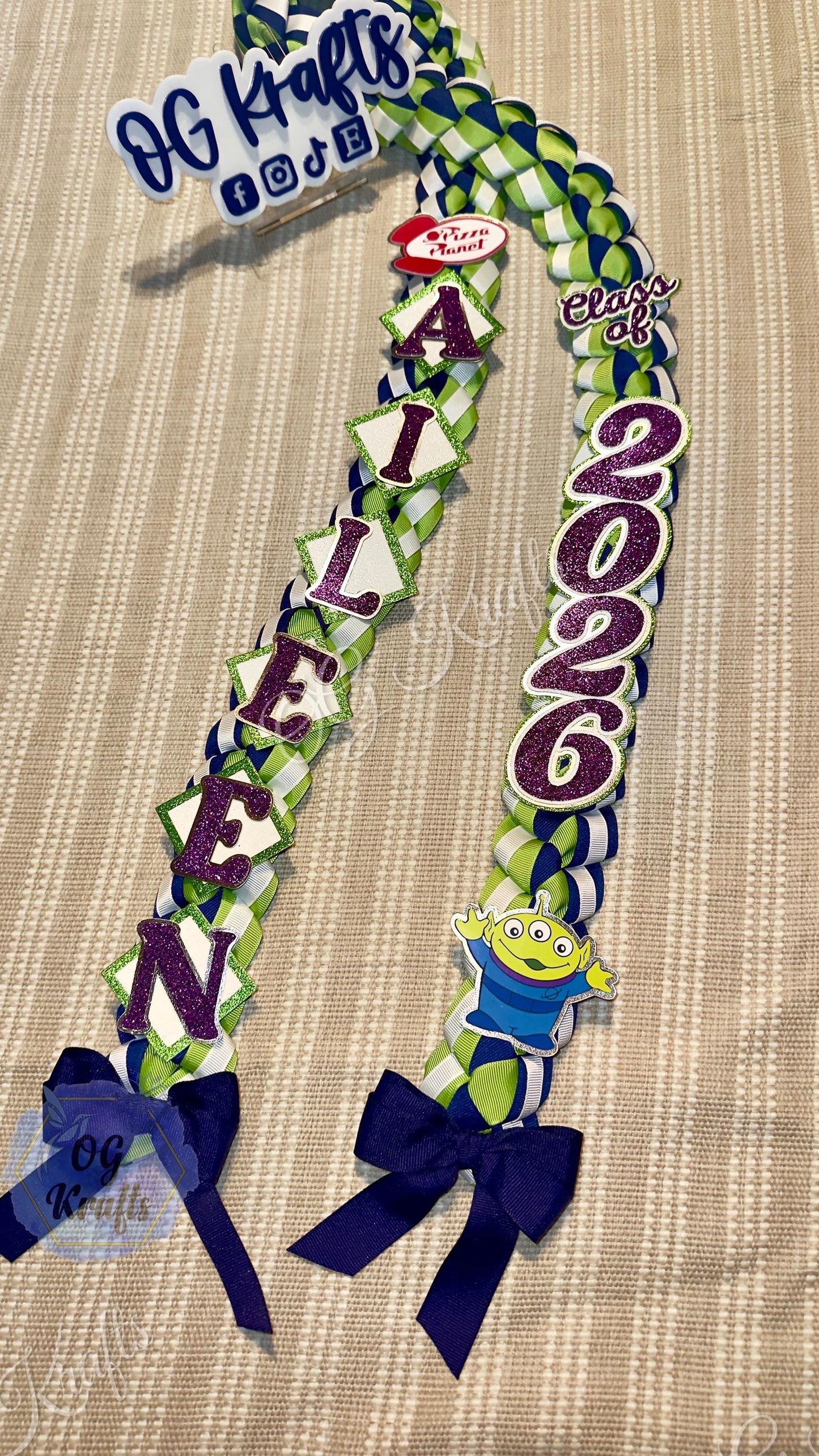 Custom Graduation Lei  Alien Ribbon Lei  Class of 2026 Keepsake  Class of 2026 Graduation Ribbon Necklace Space Grad Personalized Grad Lei