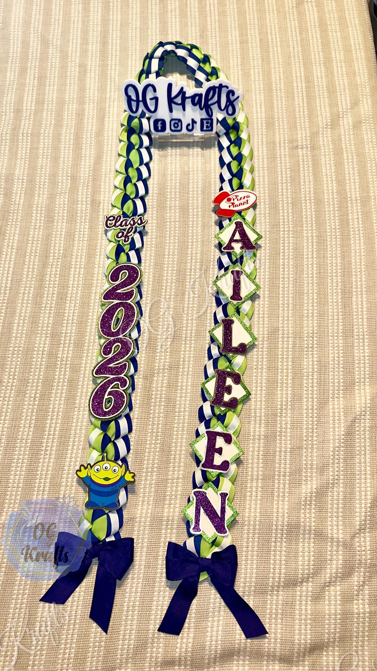 Custom Graduation Lei  Alien Ribbon Lei  Class of 2026 Keepsake  Class of 2026 Graduation Ribbon Necklace Space Grad Personalized Grad Lei