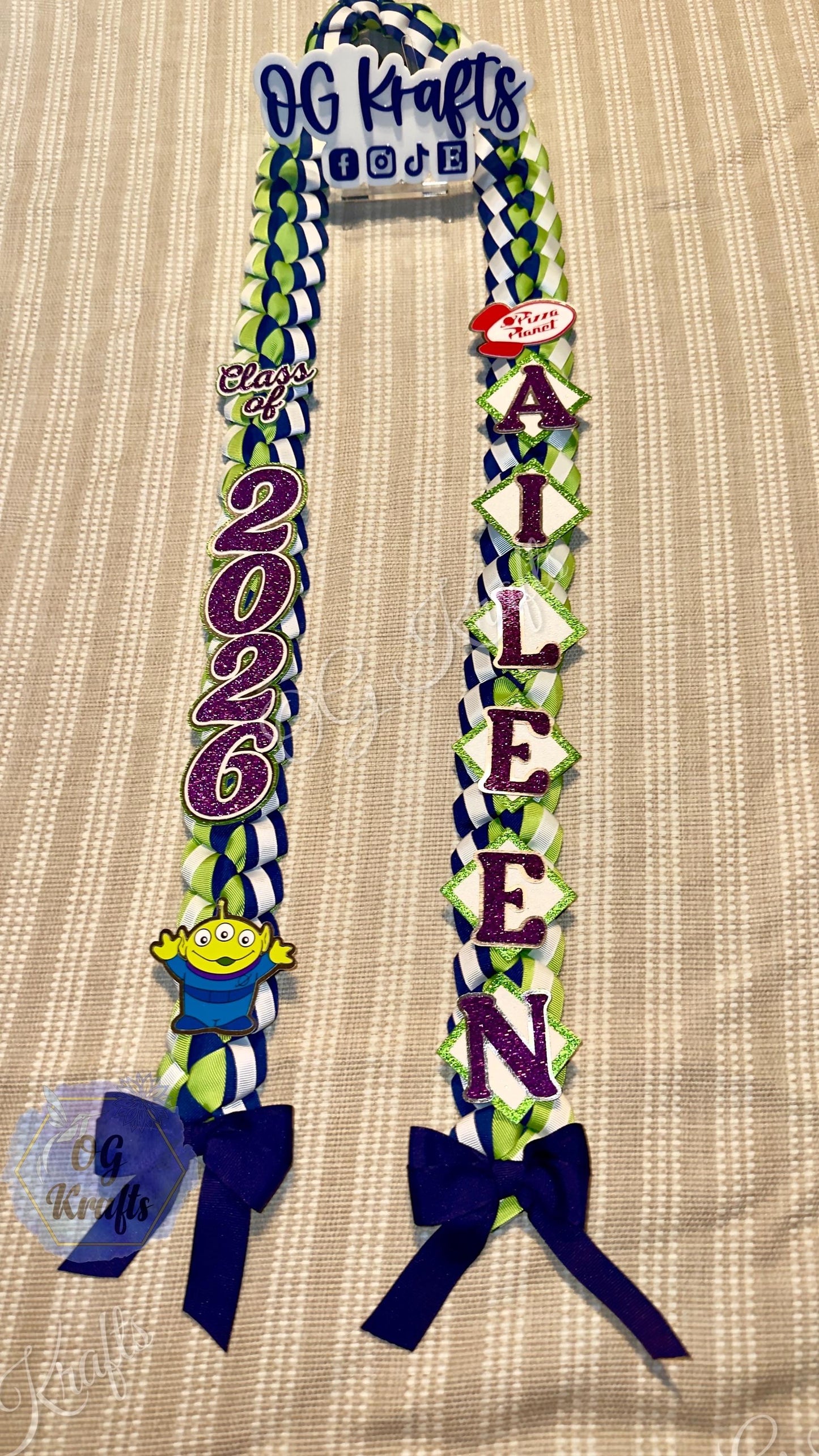 Custom Graduation Lei  Alien Ribbon Lei  Class of 2026 Keepsake  Class of 2026 Graduation Ribbon Necklace Space Grad Personalized Grad Lei