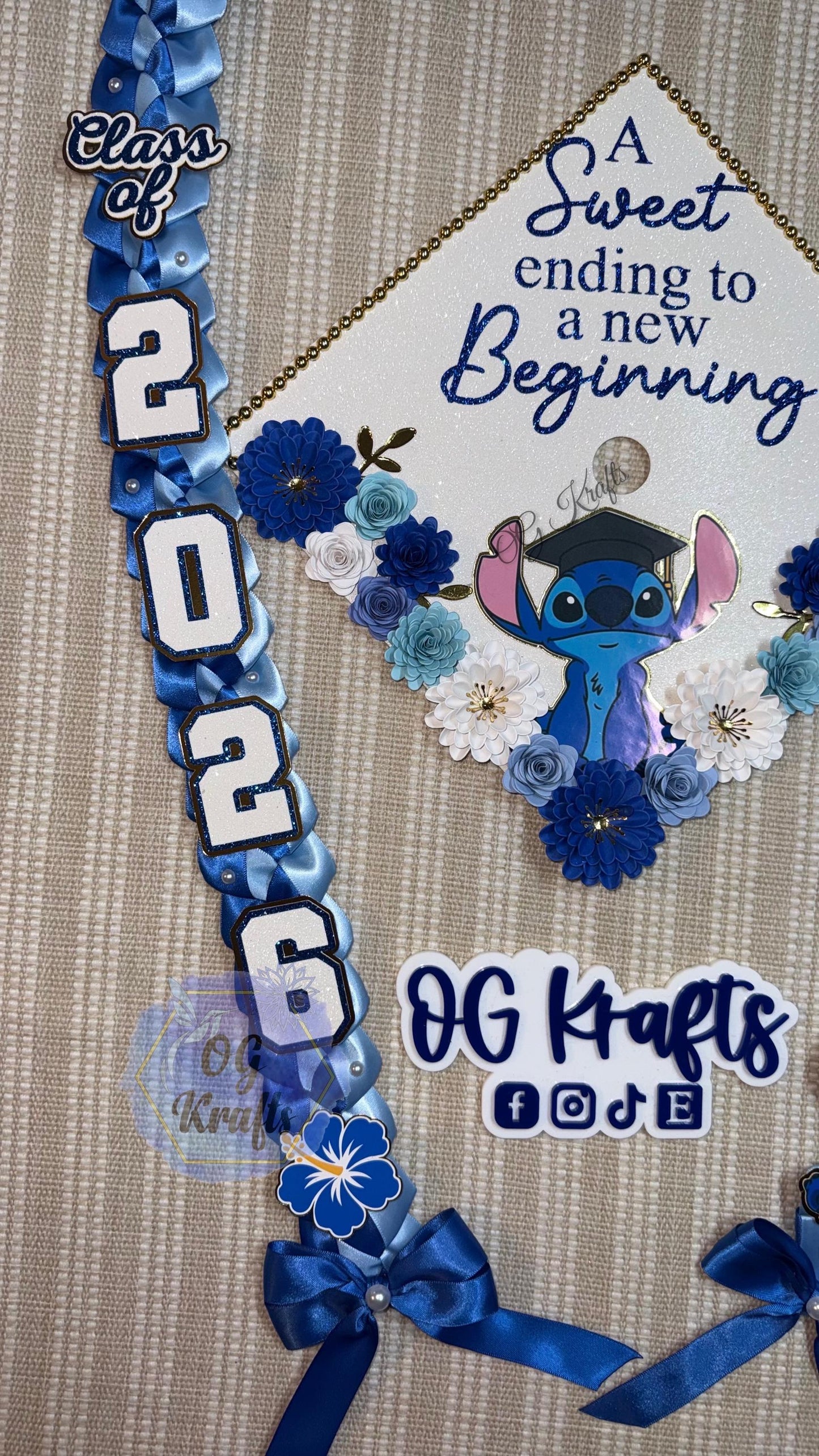 Blue Alien Graduation Topper/Lei Bundle Personalized Grad Cap  Graduation Lei Class of 2026  Graduation Topper Grad Gift Topper/Lei