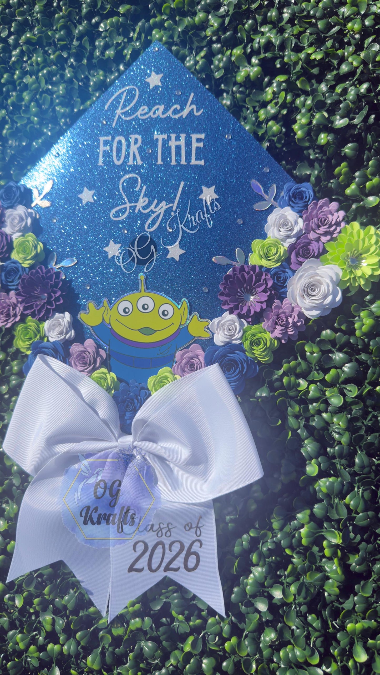 Reach for the Sky Graduation Cap Topper Senior Night Class of 2026 Graduation Topper Grad Cap Designs Viral Girly Alien Cap Topper w/ Bow