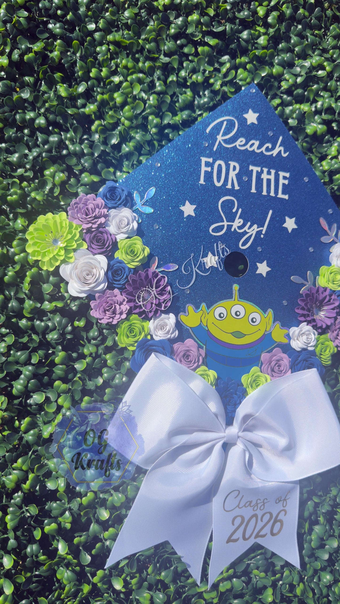 Reach for the Sky Graduation Cap Topper Senior Night Class of 2026 Graduation Topper Grad Cap Designs Viral Girly Alien Cap Topper w/ Bow