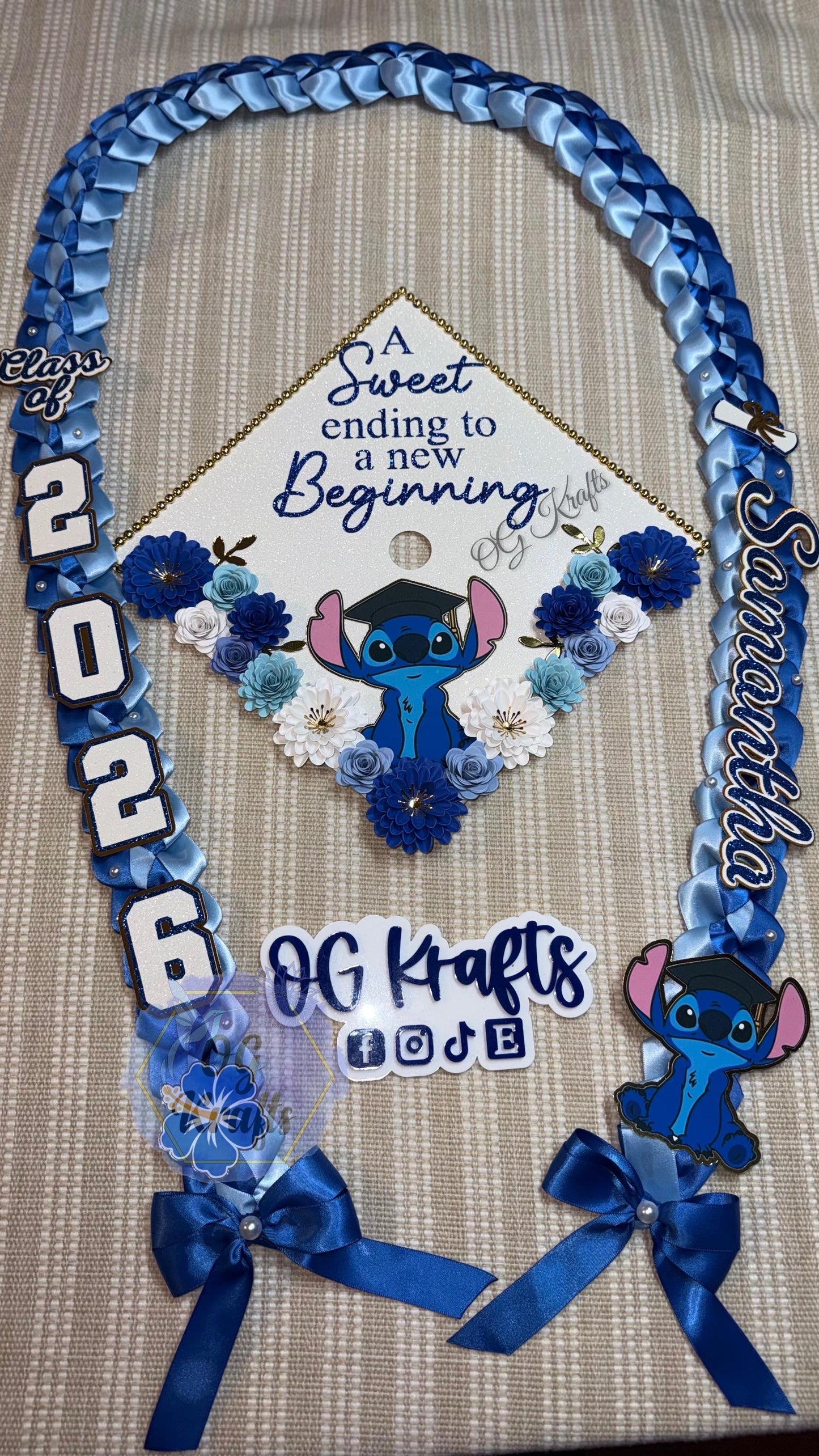 Blue Alien Graduation Topper/Lei Bundle Personalized Grad Cap  Graduation Lei Class of 2026  Graduation Topper Grad Gift Topper/Lei