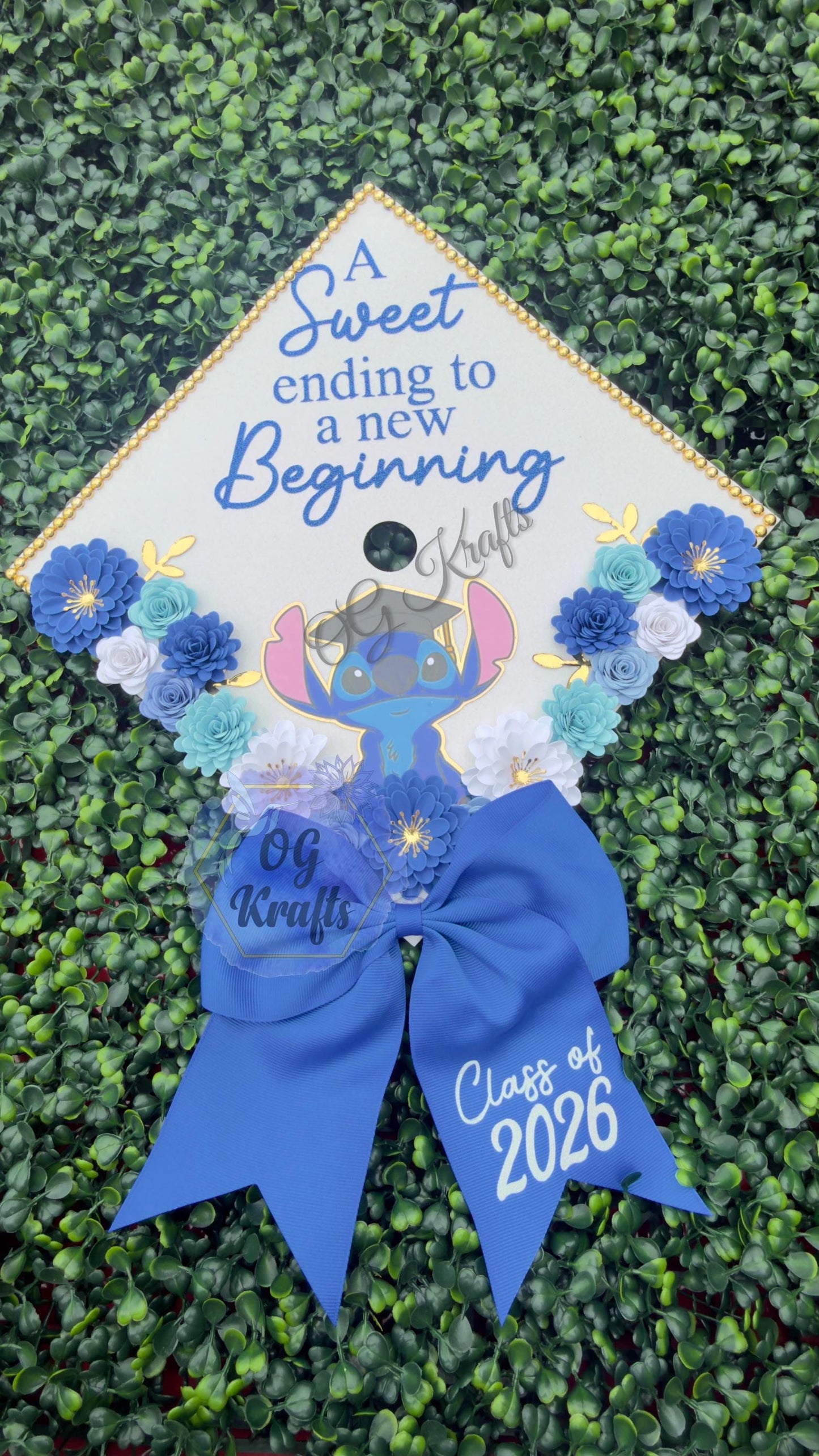 Cute Blue Alien Graduation Cap Topper Personalized Grad Cap Glitter Grad Cap Class of 2026 Graduation Topper Girly Custom Grad Cap with Bow
