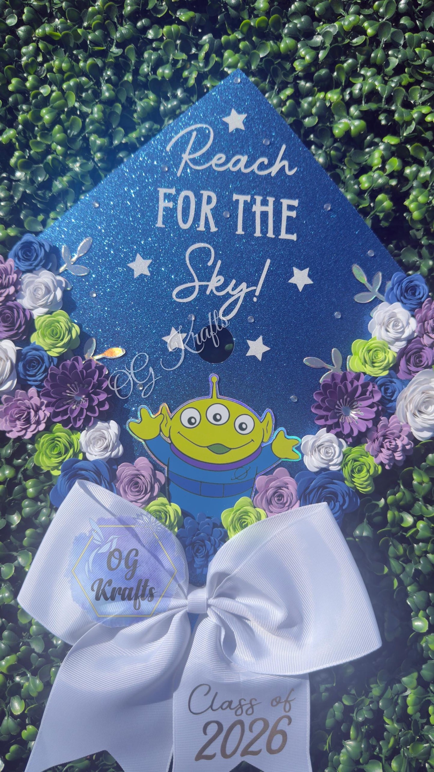 Reach for the Sky Graduation Cap Topper Senior Night Class of 2026 Graduation Topper Grad Cap Designs Viral Girly Alien Cap Topper w/ Bow