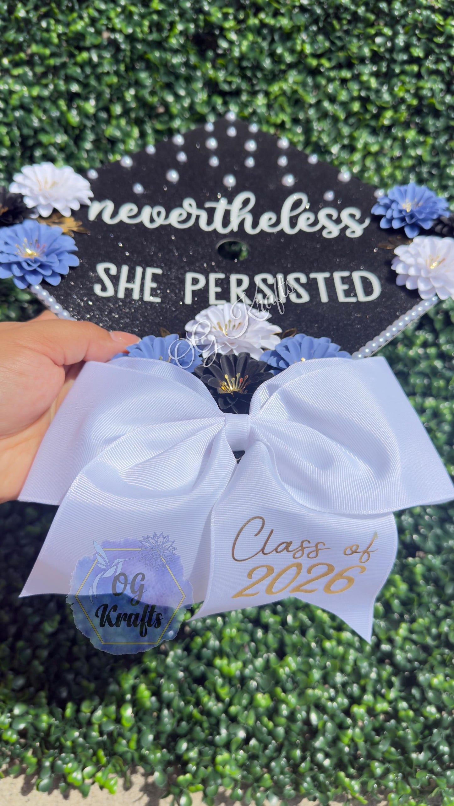 Add a bow to my cap topper