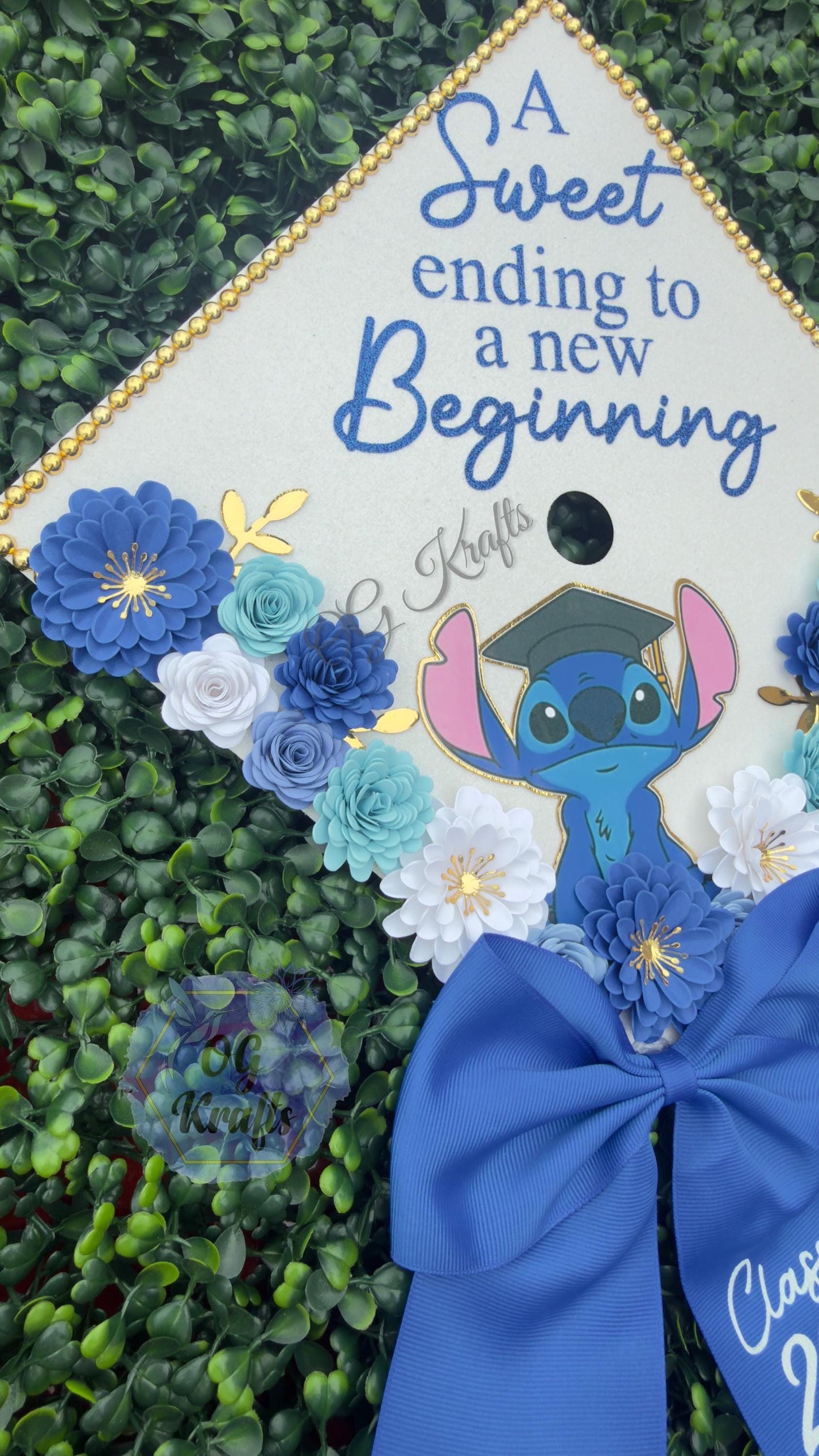 Cute Blue Alien Graduation Cap Topper Personalized Grad Cap Glitter Grad Cap Class of 2026 Graduation Topper Girly Custom Grad Cap with Bow