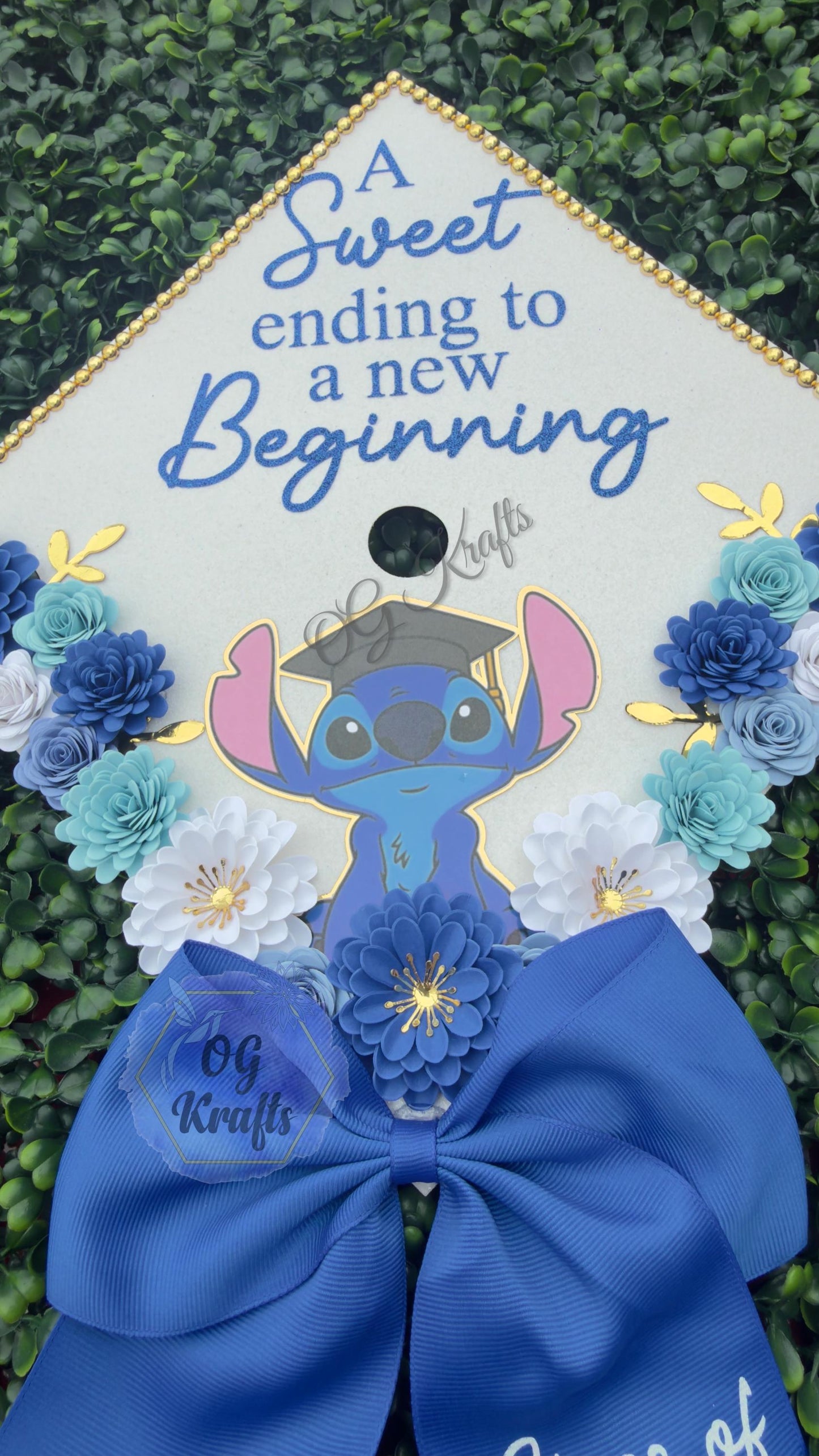 Cute Blue Alien Graduation Cap Topper Personalized Grad Cap Glitter Grad Cap Class of 2026 Graduation Topper Girly Custom Grad Cap with Bow